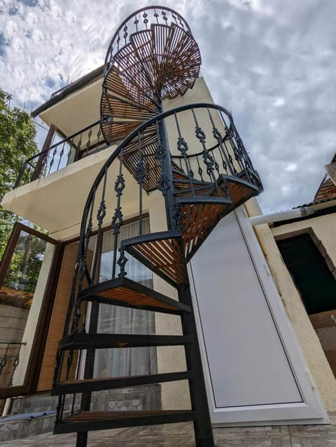 Property building, Balcony/Terrace