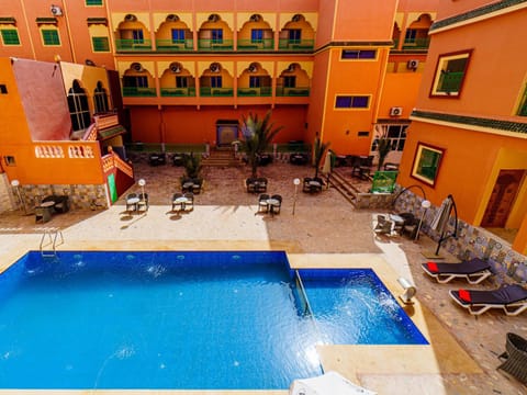 Day, Pool view, Swimming pool, sunbed