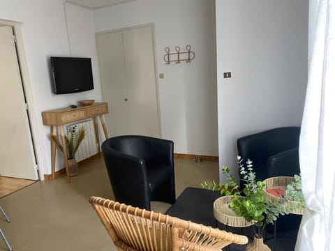 TV and multimedia, Seating area