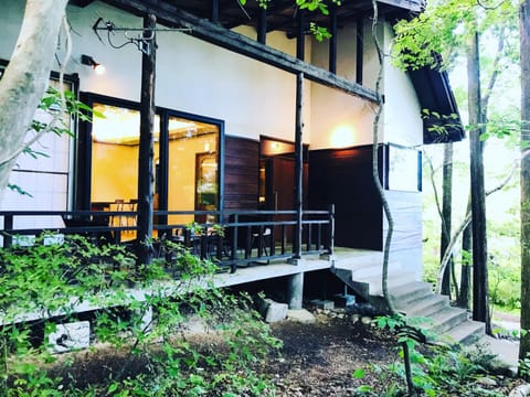 Property building, Garden, Balcony/Terrace