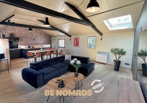 Communal lounge/ TV room, TV and multimedia, Seating area, Dining area, Evening entertainment