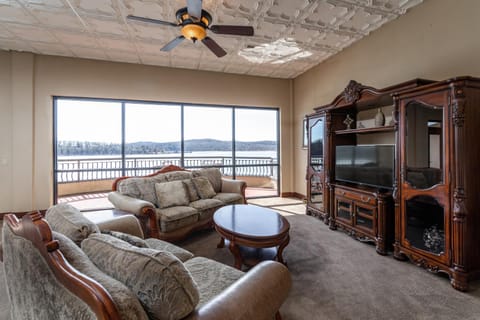 D'Monaco Resort Condos on Table Rock Lake House in Ridgedale