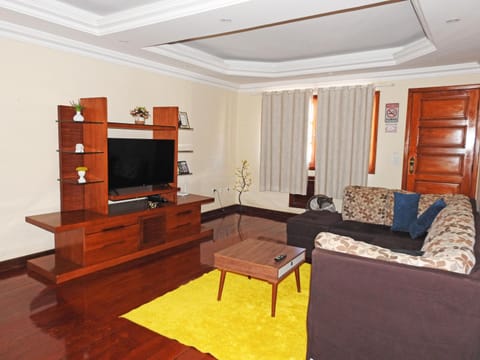 Communal lounge/ TV room, TV and multimedia, Living room, Evening entertainment