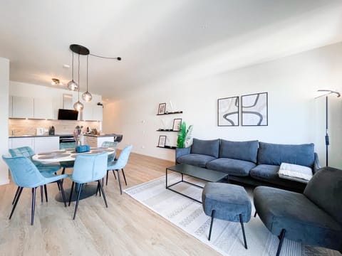 Communal lounge/ TV room, Kitchen or kitchenette, Living room, Seating area, Dining area