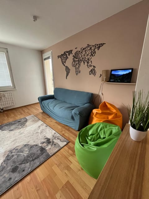 Communal lounge/ TV room, Living room, Seating area
