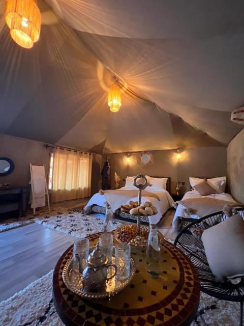 Bed, Photo of the whole room, Seating area, Bedroom