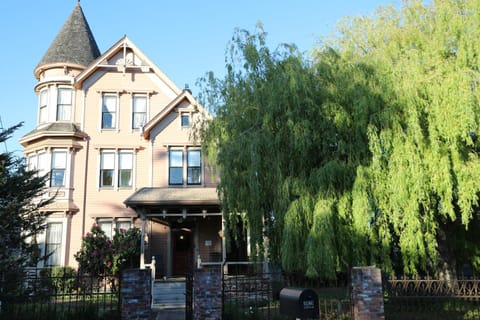 Property building, Day