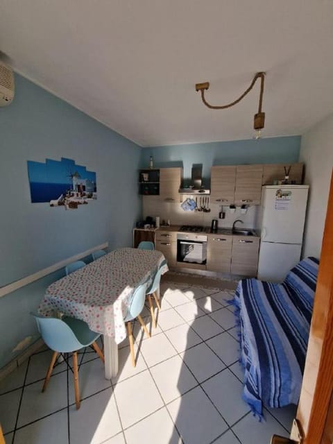 Kitchen or kitchenette, Kitchen or kitchenette