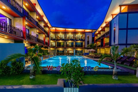 Property building, Swimming pool, Swimming pool