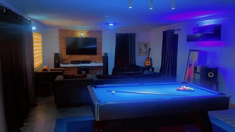 Communal lounge/ TV room, TV and multimedia, Living room