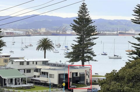 Property building, Nearby landmark, Neighbourhood, Natural landscape, Sea view