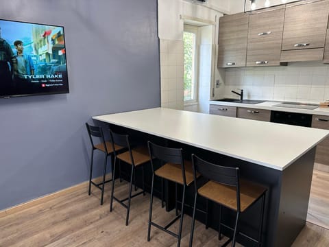 Kitchen or kitchenette, Living room, Seating area, Dining area, minibar, pet friendly, stove