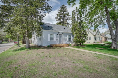 Spacious Minneapolis Home Rental 8 Mi to Downtown House in Richfield