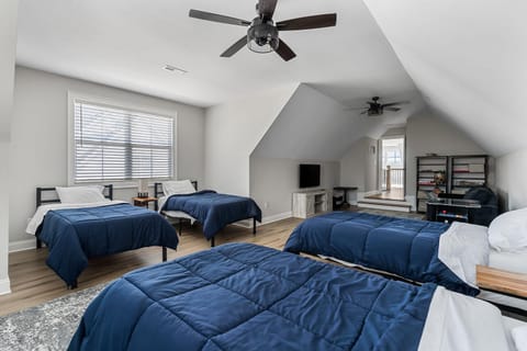 Bed, Game Room, Bedroom