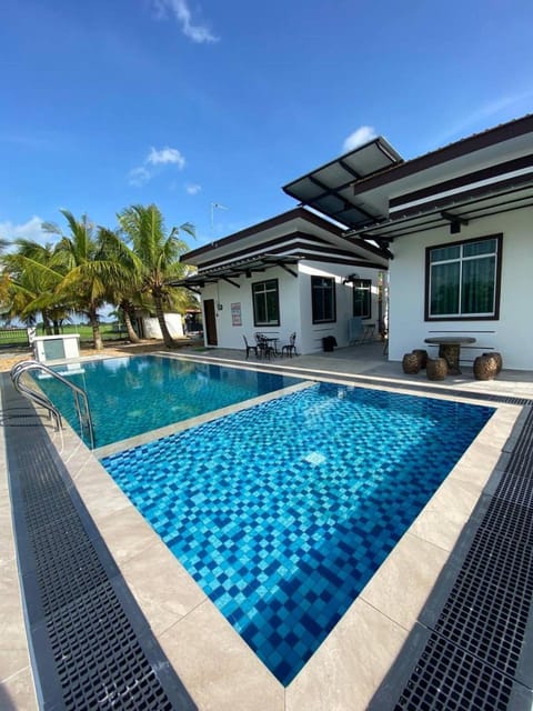 Property building, Pool view, Swimming pool, Swimming pool