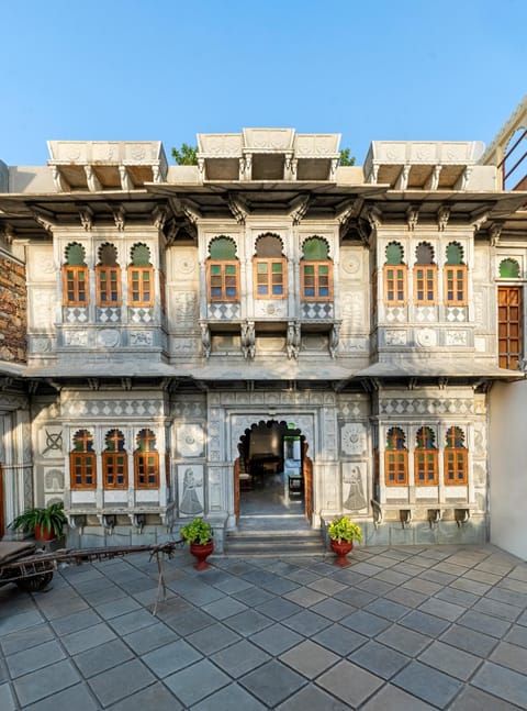 Property building, Facade/entrance, Internal: Not applicable to any particular room