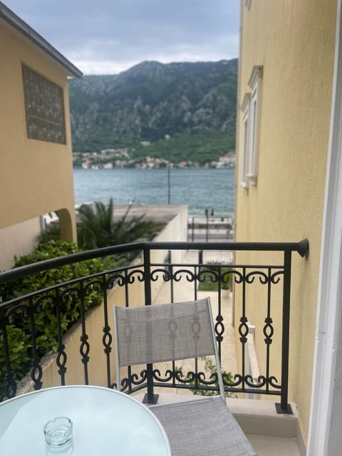 View (from property/room), Mountain view, Sea view