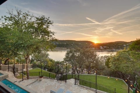 Lake Travis House with Private Dock, Pool and Hot Tub! House in Jonestown