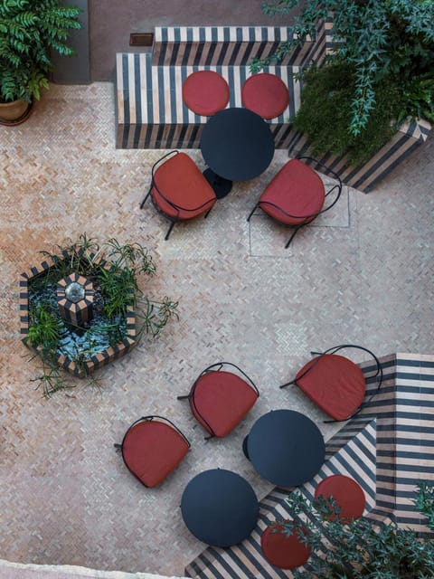 Lounge or bar, Inner courtyard view