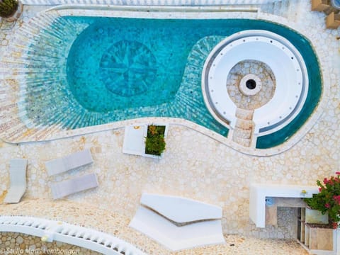 Seating area, Pool view, Sea view, Sea view, Swimming pool, sunbed