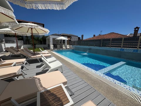 Sera-Nata Superior Suites Apartment in Nikiti