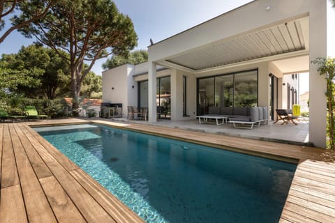 Patio, Pool view, Swimming pool