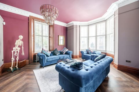 Living room, Seating area