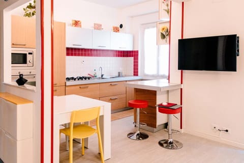 Nearby landmark, Communal lounge/ TV room, TV and multimedia, Kitchen or kitchenette, Food and drinks, Other, Other, Decorative detail, Decorative detail, Dining area, Animals, Communal kitchen, Food, Pets, Guests, Area and facilities, Meals, Breakfast, Breakfast, Italian breakfast, Drinks, Alcoholic drinks, children, Family, dishwasher, furniture, hair dresser, internet, internet, locker, locker, minibar, pet friendly, stove, stove, wedding, laundry, washing machine, washing machine, kitchen, kitchen, air conditioner, air conditioner