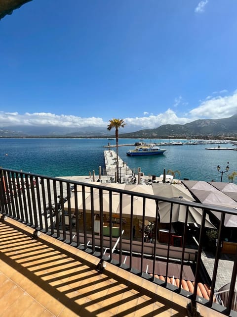 Day, Neighbourhood, Natural landscape, Balcony/Terrace, Beach, Mountain view, Sea view
