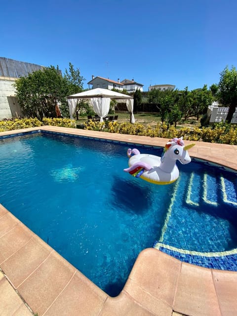 Day, Swimming pool, Open Air Bath, sunbed