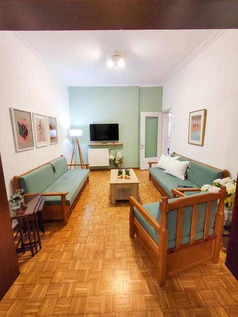 Living room, Photo of the whole room, Seating area, Evening entertainment