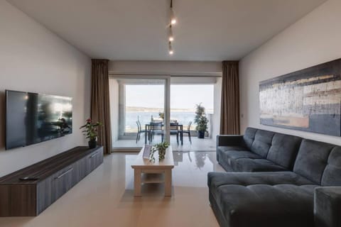Luxe 3BR MelliehaBay Stunning Terrace by Homely Apartment in Malta