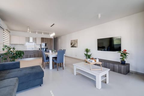 Luxe 3BR MelliehaBay Stunning Terrace by Homely Apartment in Malta