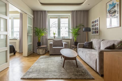 Living room, Seating area