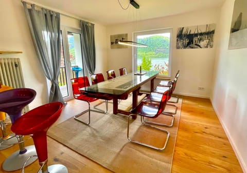 Ferienwohnung Strandbad - Alpen PopArt am See Apartment in Schliersee