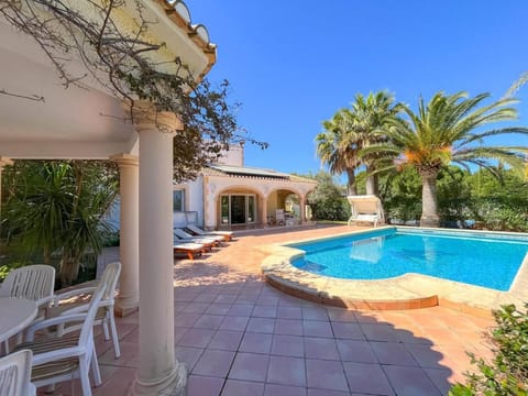 Property building, Pool view