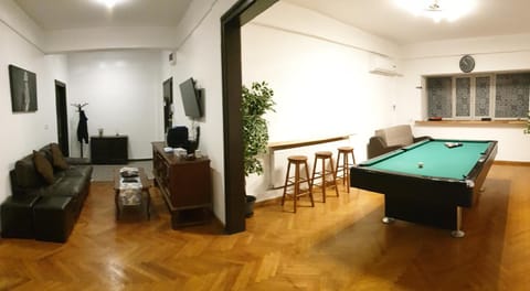 Communal lounge/ TV room, Billiard, Game Room, TV and multimedia, Living room, Seating area, Evening entertainment