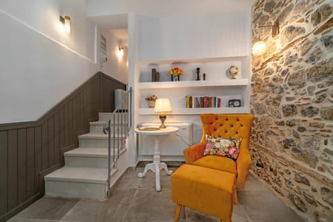 Library, Seating area