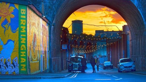 Digbeth City Centre Apartment Sleeps 12 Opposite Coach Station Apartment in Birmingham