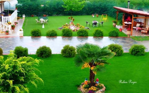 Patio, BBQ facilities, Garden, Coffee/tea facilities, Seating area, Entertainment, internet