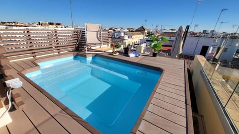 Day, View (from property/room), City view, Pool view, Swimming pool, sunbed