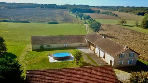 Property building, Garden, Swimming pool