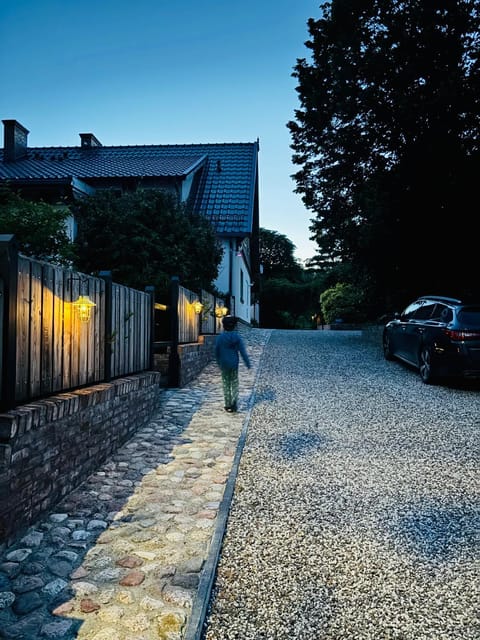 Facade/entrance, Parking