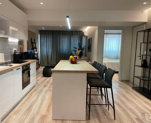 Kitchen or kitchenette, Living room, Seating area, Dining area, minibar, pet friendly, stove