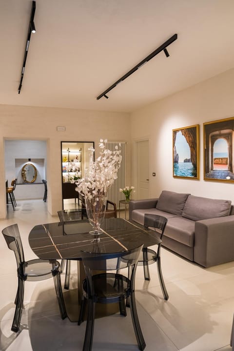 Communal lounge/ TV room, Living room, Lounge or bar, Seating area, Dining area, Text overlay, Lunch