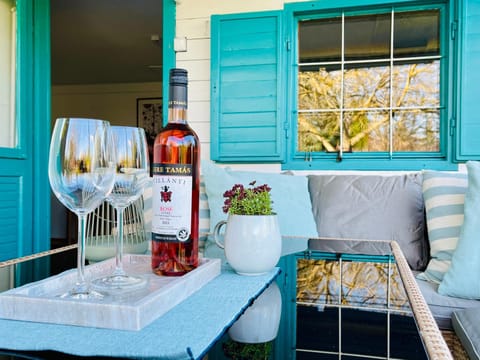 Day, Balcony/Terrace, Food and drinks