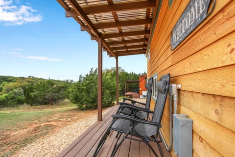 Arbor House of Dripping Springs - Harmony Hollow House in Rio Grande