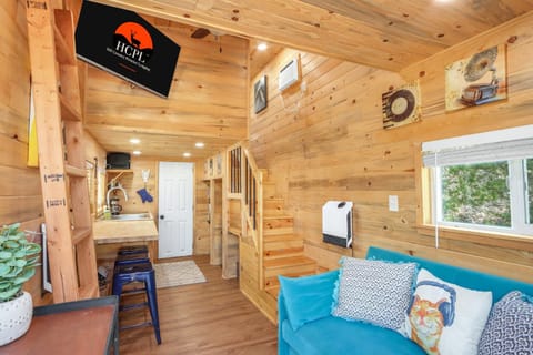 Arbor House of Dripping Springs - Harmony Hollow House in Rio Grande