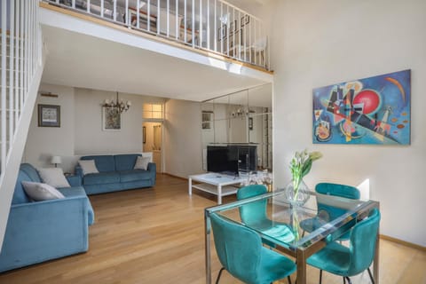 Living room, Seating area
