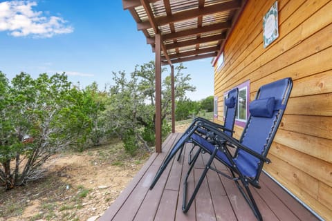 Arbor House of Dripping Springs - Serenity Hollow House in Rio Grande